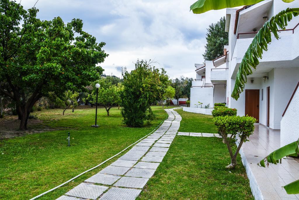 Vallian Village 3* Paradeísion